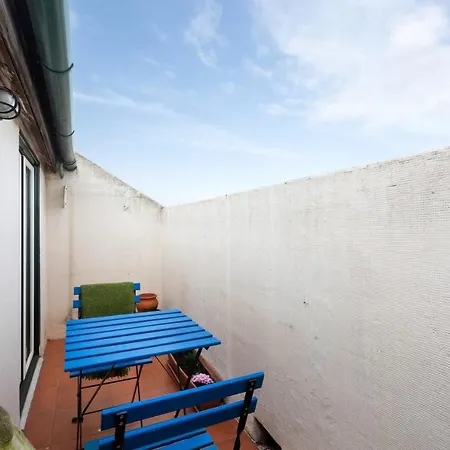 Appartement Modern Spacious Mezzanine With Balcony In *